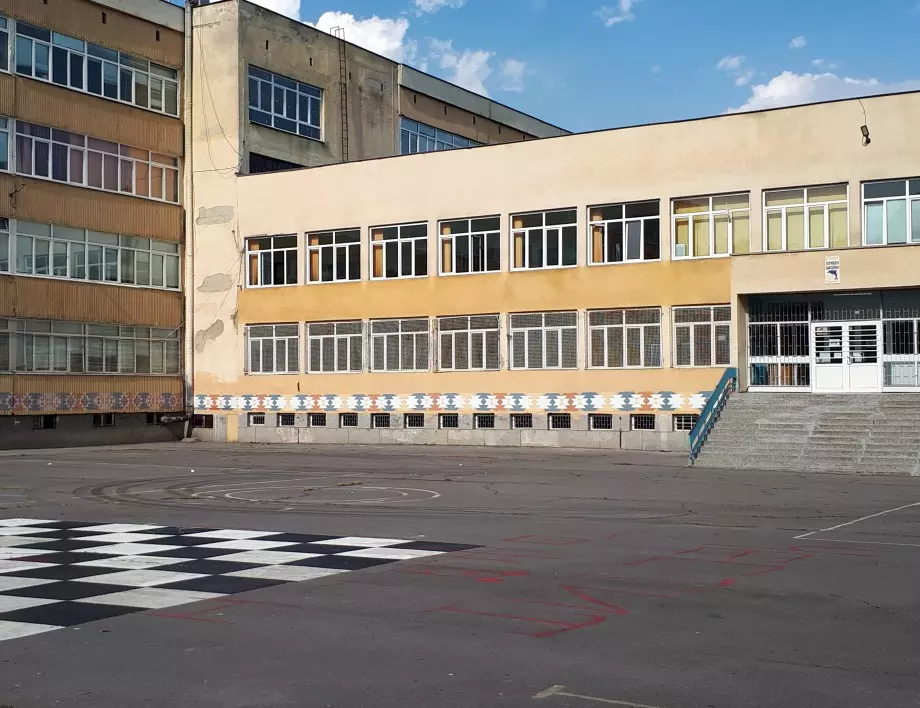 От утре въвеждат ротационно обучение за учениците в София-област 