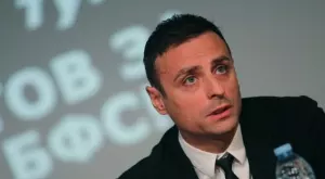 {{ otherArticle[0].article.title }}