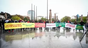 Феновете освиркаха шефа на ЦСКА 1948, издигат плакати срещу Михайлов