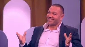 {{ otherArticle[0].article.title }}