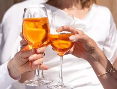 Учени разкриха какво се случва с кръвта на хората, които пият алкохол