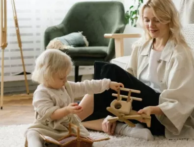 Отпускът по майчинство вече ще може да се ползва и от баба или дядо