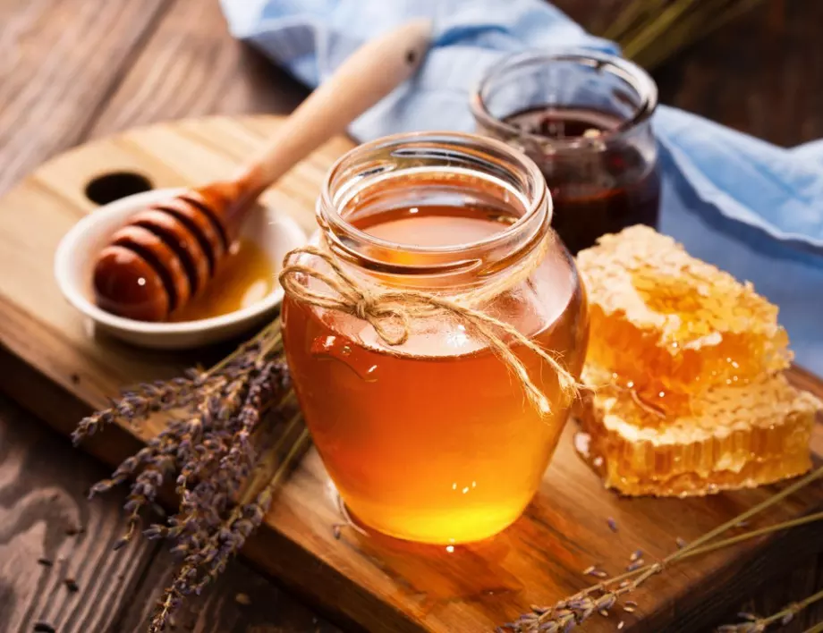 Какво се случва с тялото, ако пиете вода с мед