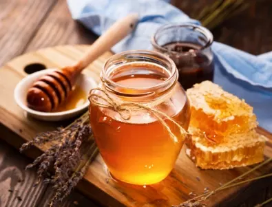 Мед - козметични свойства. Рецепти за домашна козметика с мед
