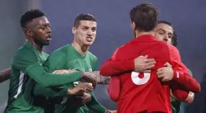 Напрежение на Лудогорец и Царско село: Десподов опита да изрита Бандаловски (ВИДЕО)