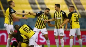 ВИДЕО: Трибуна в Нидерландия рухна под радостта на феновете