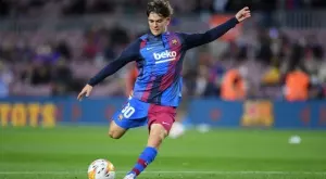 Хиперконкурентен, с футболна мисъл като Иниеста: Кой е Гави от Барселона?