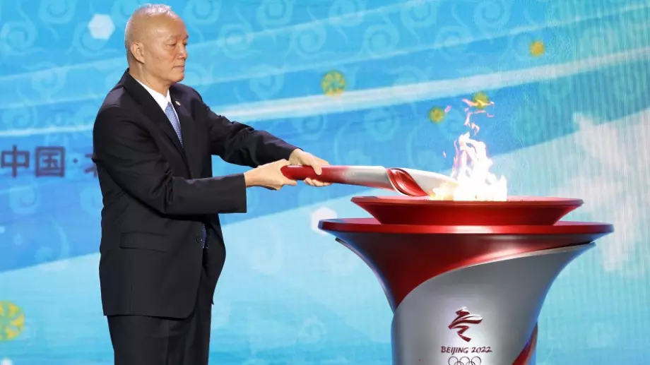 Олимпийският огън официално пристигна в Китай преди Олимпиадата в Пекин през 2022 година