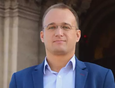 Симеон Славчев: Българският народ, а не депутатите, да реши дали да се дава военна помощ
