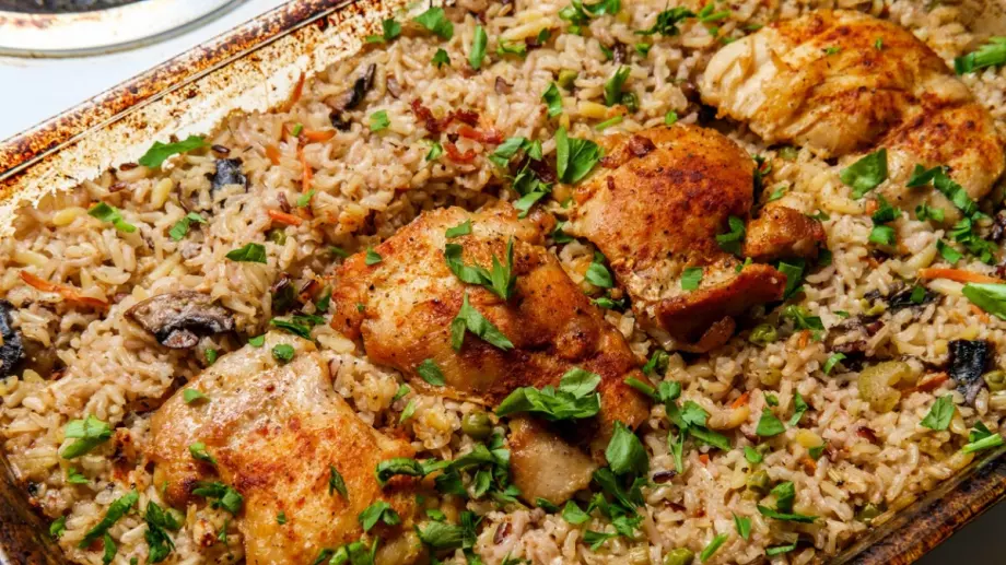 Вкусна рецепта за класическо пиле с ориз, която да опитате у дома