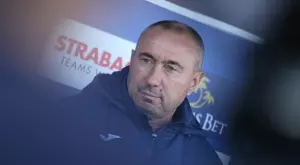 Неочакван кадрови проблем пред Мъри Стоилов преди Славия