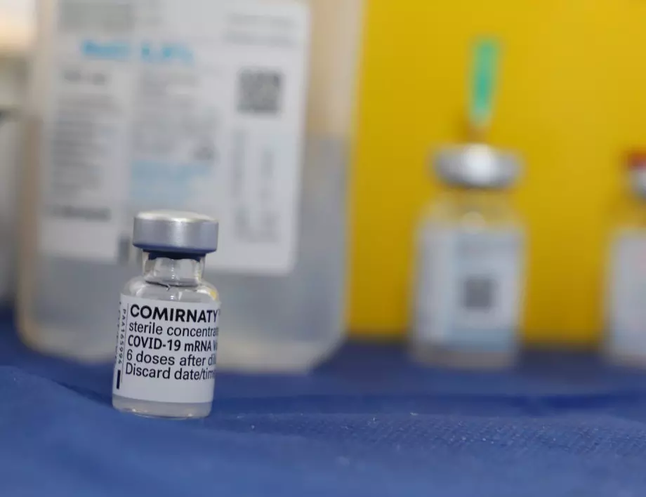 МЗ: Срокът на иРНК ваксината Комирнати е удължен на 9 месеца