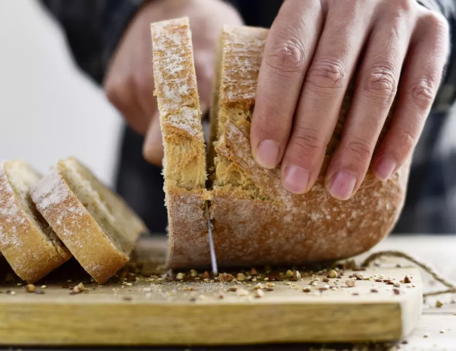 Никога няма да изхвърляте хляб с този прост трик