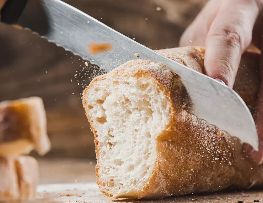 Дори най-твърдият и сух хляб ще стане отново мек и вкусен, ако направите това