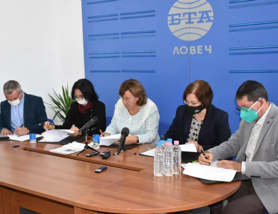 Кметове подписаха в Ловеч споразумение за партньорство и устойчиво развитие