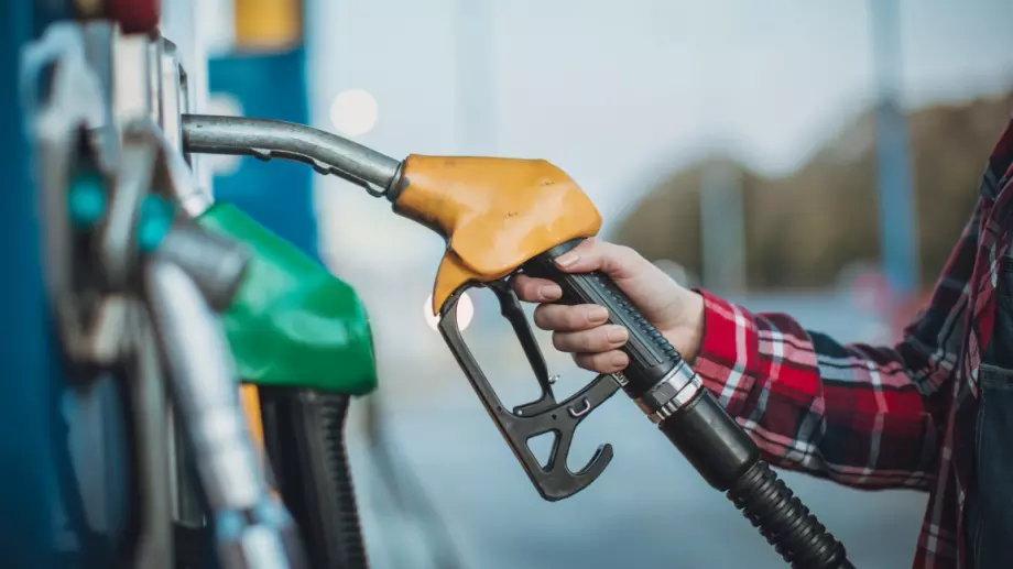 Наистина ли брояч на колонка за бензин отчита без да зареждаш реално (ВИДЕО)