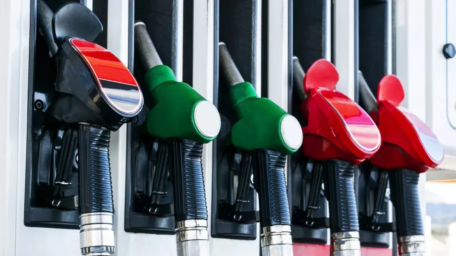 След истерията преди 3 март: Как вървят цените на горивата? (ВИДЕО)
