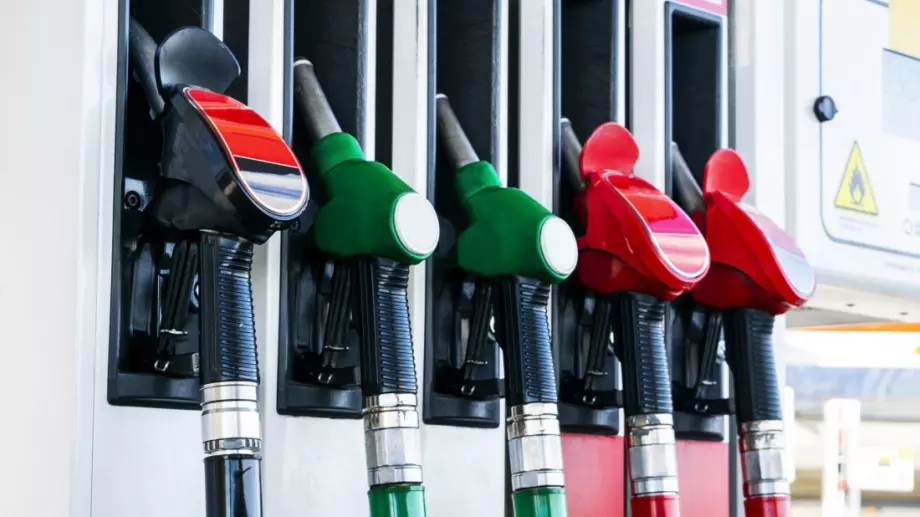 Бензиностанции въведоха по-големи отстъпки и за премиум горивата