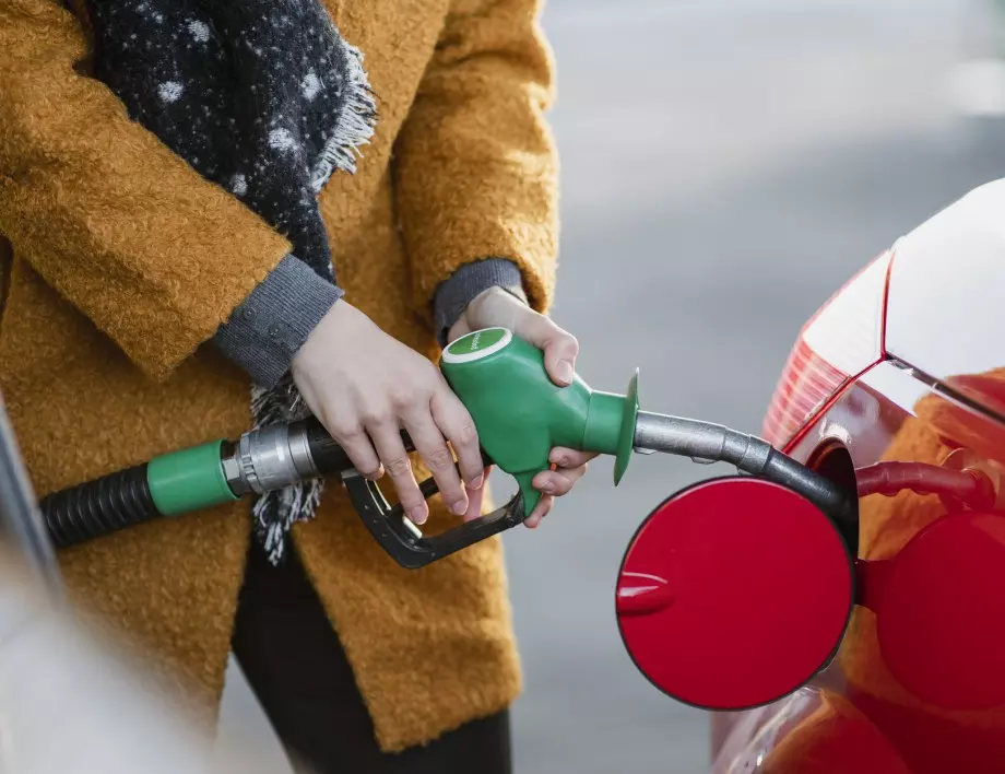Къде са най-евтини бензинът и дизелът в България: Цените към 06.12.23  