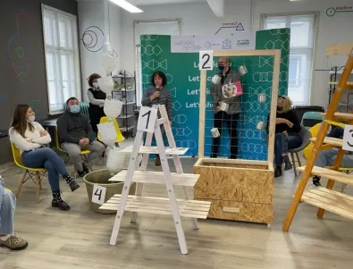 Прототипи на вертикални градини представиха студенти в SofiaLab