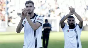 {{ otherArticle[0].article.title }}