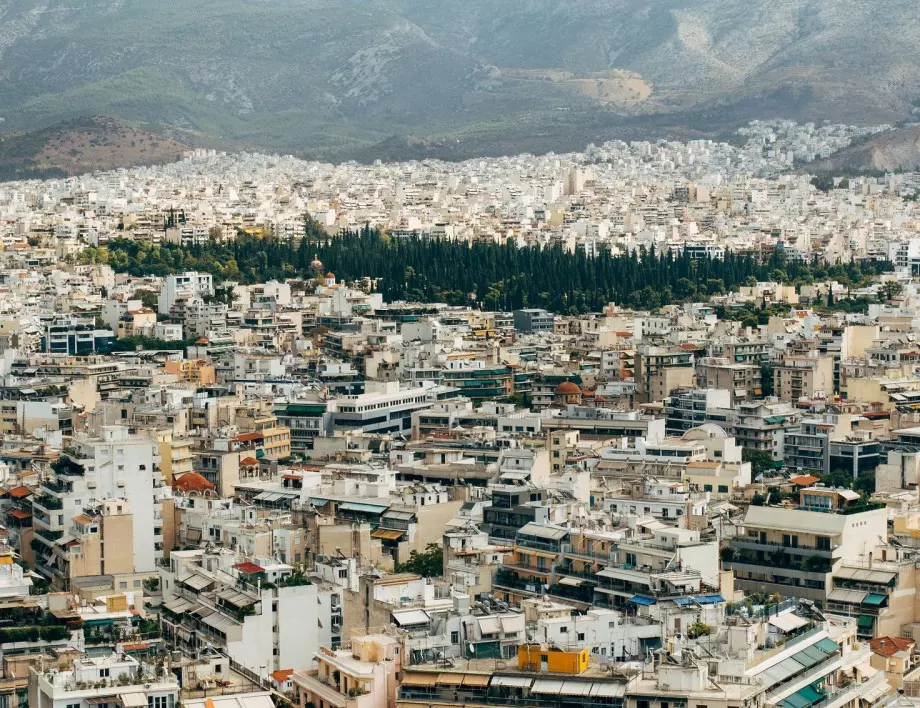Сигнал за бомба затвори част от метрото в Атина 
