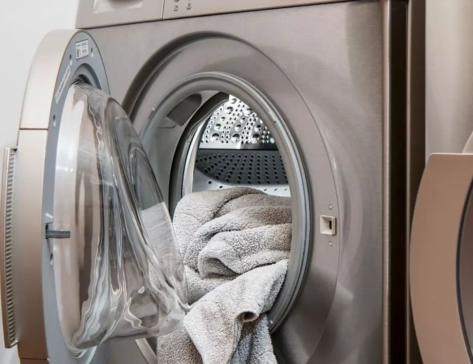 Причините поради които пералнята ви може да не мирише