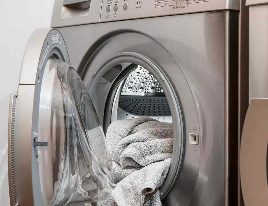 С този трик никога повече няма да се извади маркучът за мръсна вода от пералнята