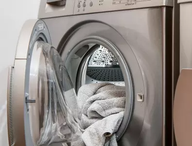 Как да не се мачкат дрехите в сушилнята?
