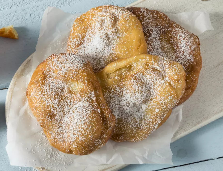 Лесна рецепта за малки пържени мекички