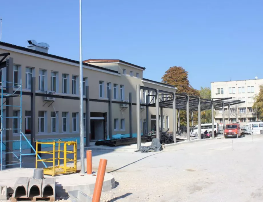 Приключват външните дейности по основния ремонт на Автогара Плевен