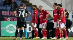 {{ otherArticle[0].article.title }}