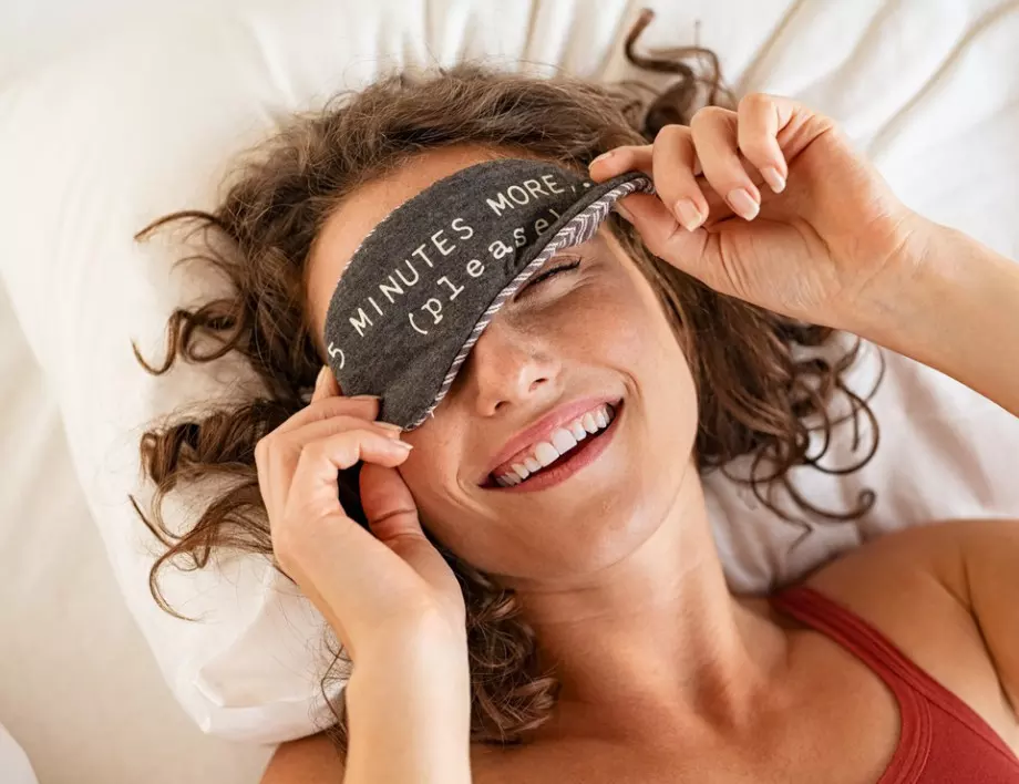Как да спим правилно, за да изглеждаме добре: 4 тайни за красота за добър сън