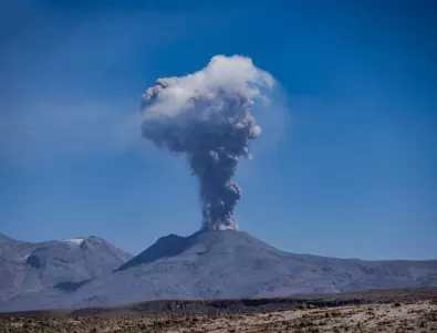 Мексико повиши нивото на тревога заради активност на вулкана Попокатепетъл