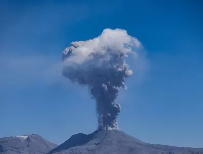 Вулкан доведе до извънредно положение в Перу