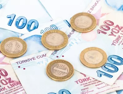 Турската лира достигна годишно дъно