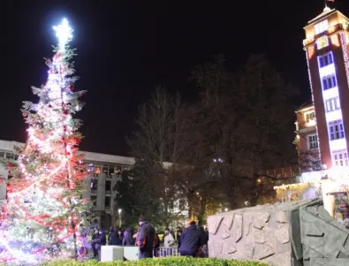 Община Плевен зове за съпричастност бизнеса в подготовката на новогодишната украса