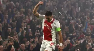 След челен сблъсък с гредата, "гипсираха най-милото" на Душан Тадич (СНИМКА)