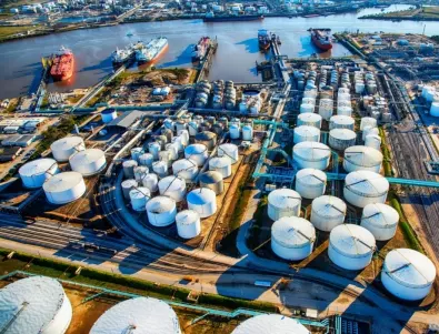 Анализ: Г7 трябва да вземе мерки в морското регулиране, за да гарантира тавана на цените на руския петрол
