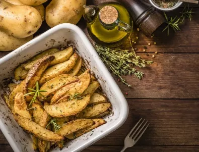 Печени картофи, подправени с куркума и къри - Няма да повярвате колко са вкусни
