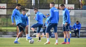 {{ otherArticle[0].article.title }}