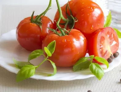 Лекар разкри какво се случва с кръвното ви, когато ядете домати