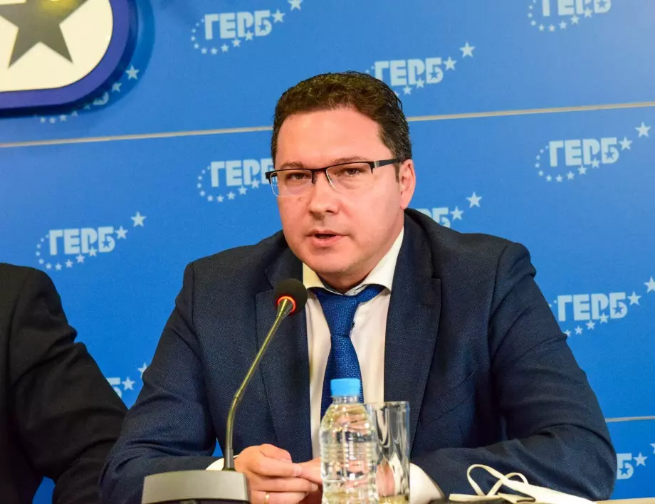 Даниел Митов: Радев е най-слабо подкрепеният президент в новата българска история