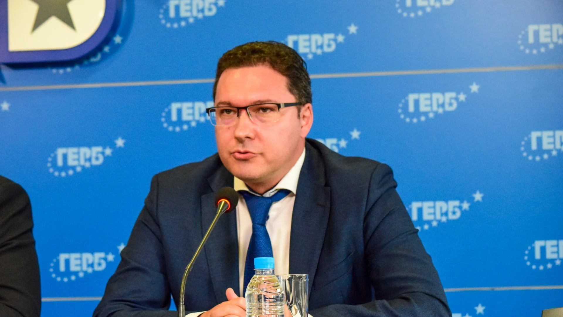 Кой е Даниел Митов, номиниран от Димитър Главчев за външен министър?