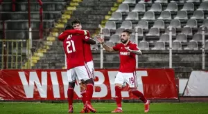 {{ otherArticle[0].article.title }}