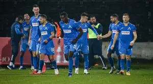 {{ otherArticle[0].article.title }}