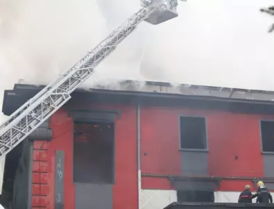 Софийски районен кмет с крайно неудобен въпрос към Минеков за горялата пак сграда на кино 