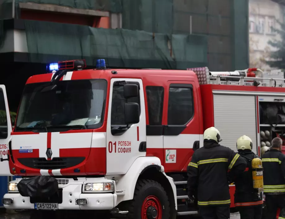 Умишлен палеж е една от основните версии за пожара на борсата в Кърналово