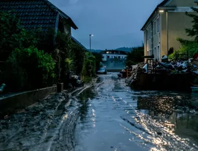 Четирима загинали и двама в неизвестност след наводненията в Турция