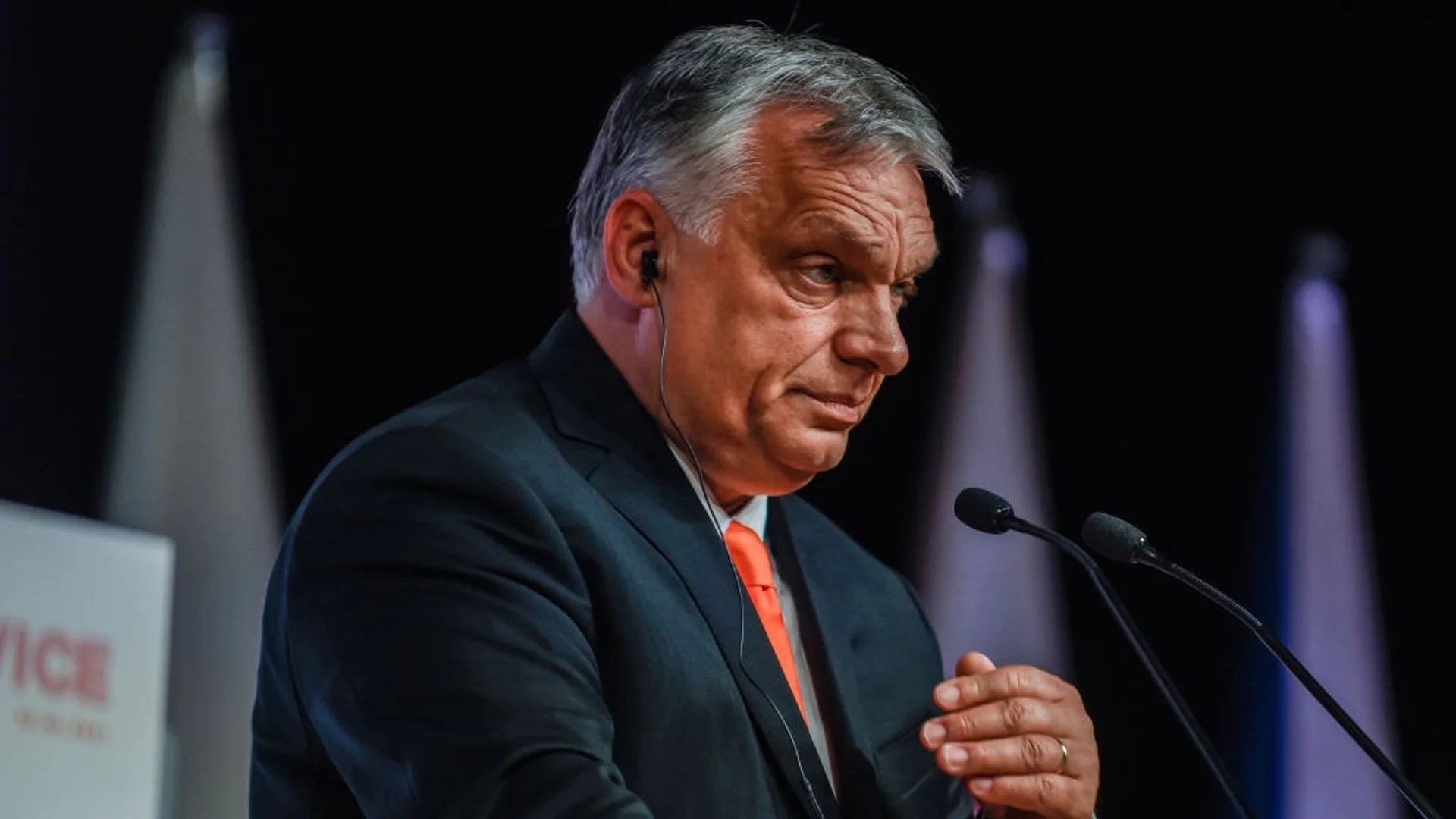 Financial Times: Брюксел изглежда решен да постави Орбан на мястото му